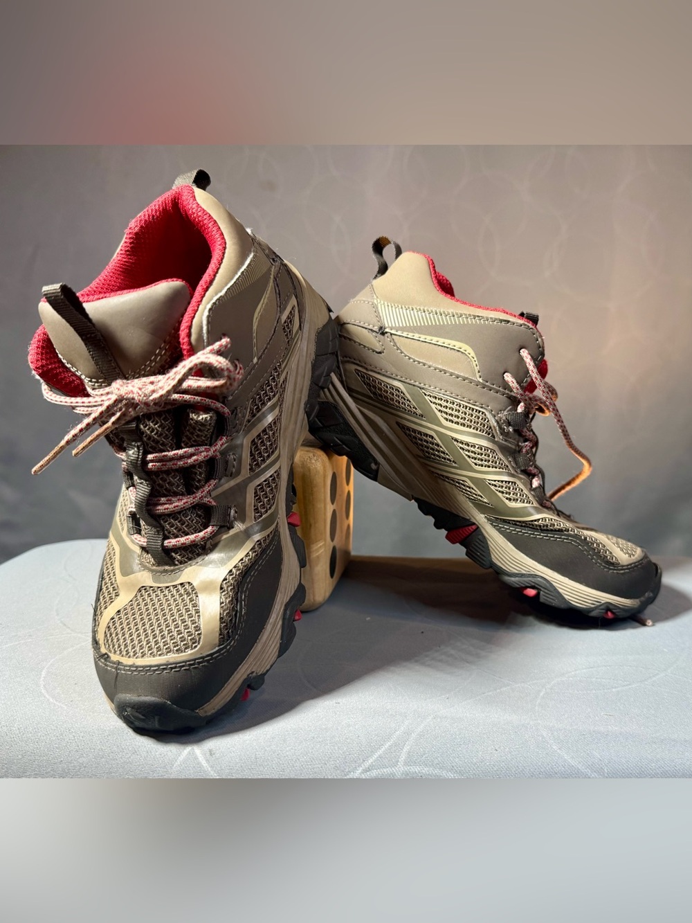 Boys’ Merrell Waterproof Mid Hiking Boots Size 2M